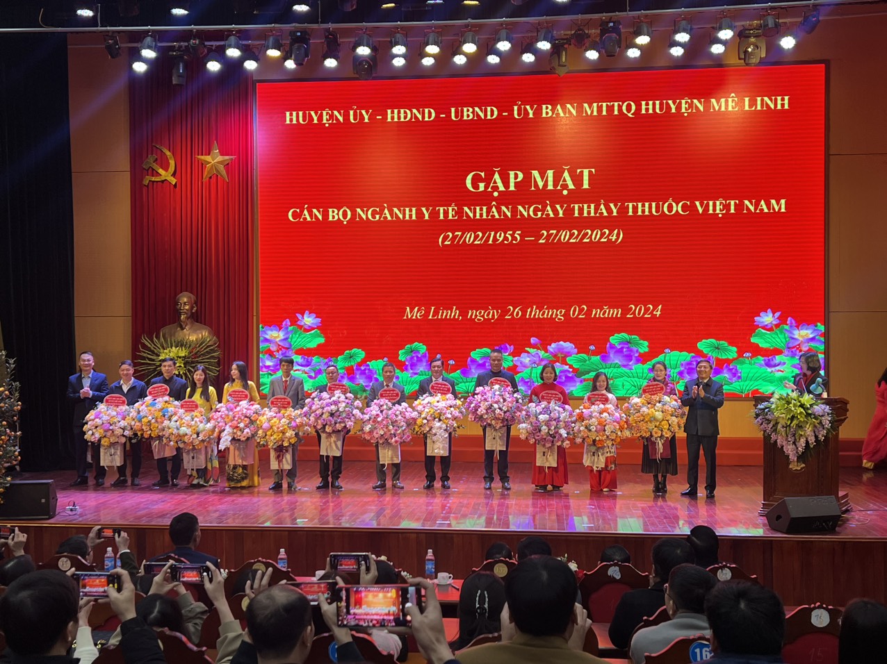 Mê Linh: Gặp mặt cán bộ ngành Y tế nhân kỷ niệm 69 năm Ngày Thầy thuốc Việt Nam  27/2/1955 - 27/2/2024