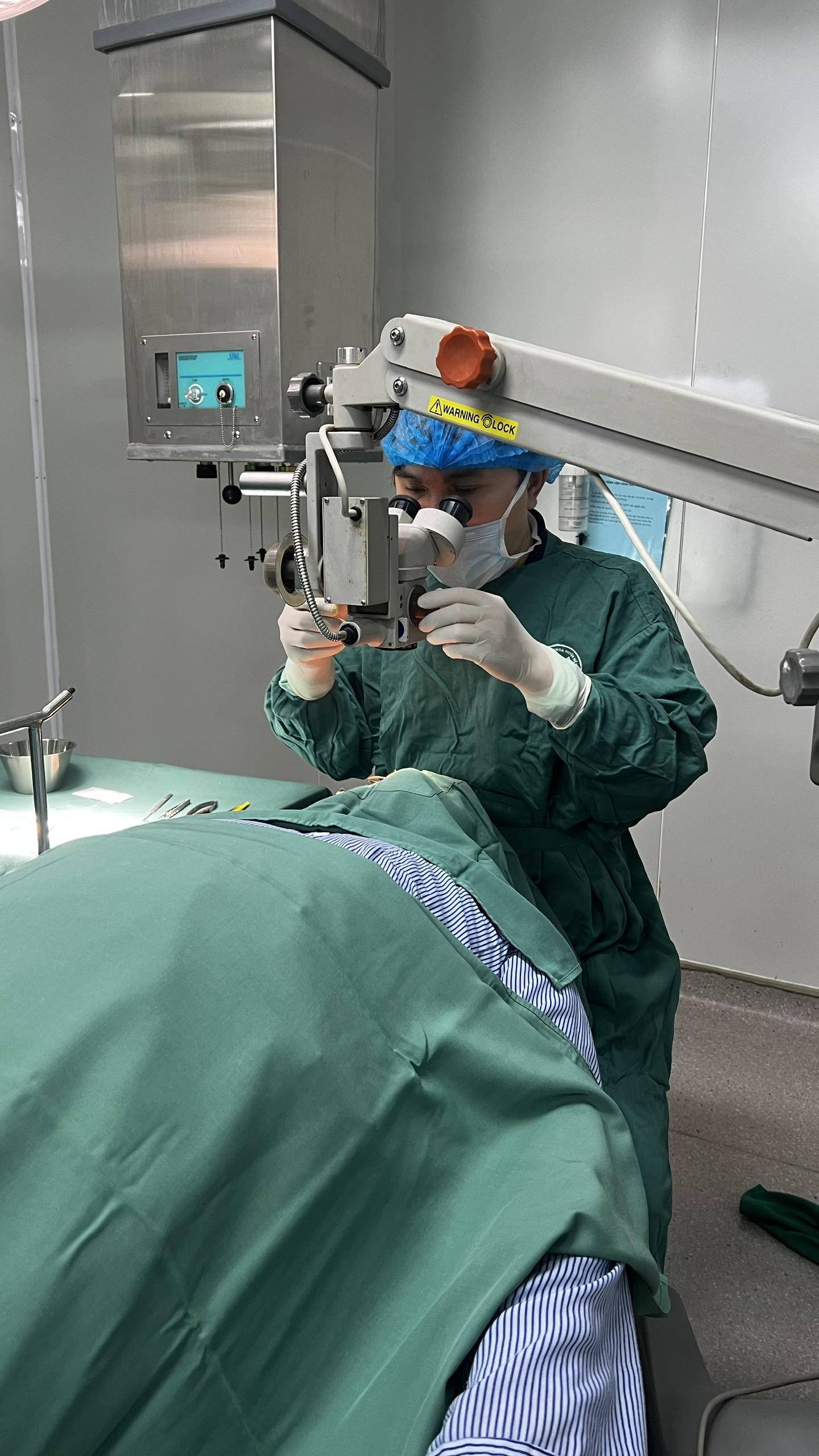 BỆNH VIỆN ĐA KHOA MÊ LINH TIẾP NHẬN CHUYỂN GIAO KỸ THUẬT MỔ MỘNG, QUẶM – NÂNG CAO CHẤT LƯỢNG ĐIỀU TRỊ CHUYÊN KHOA MẮT