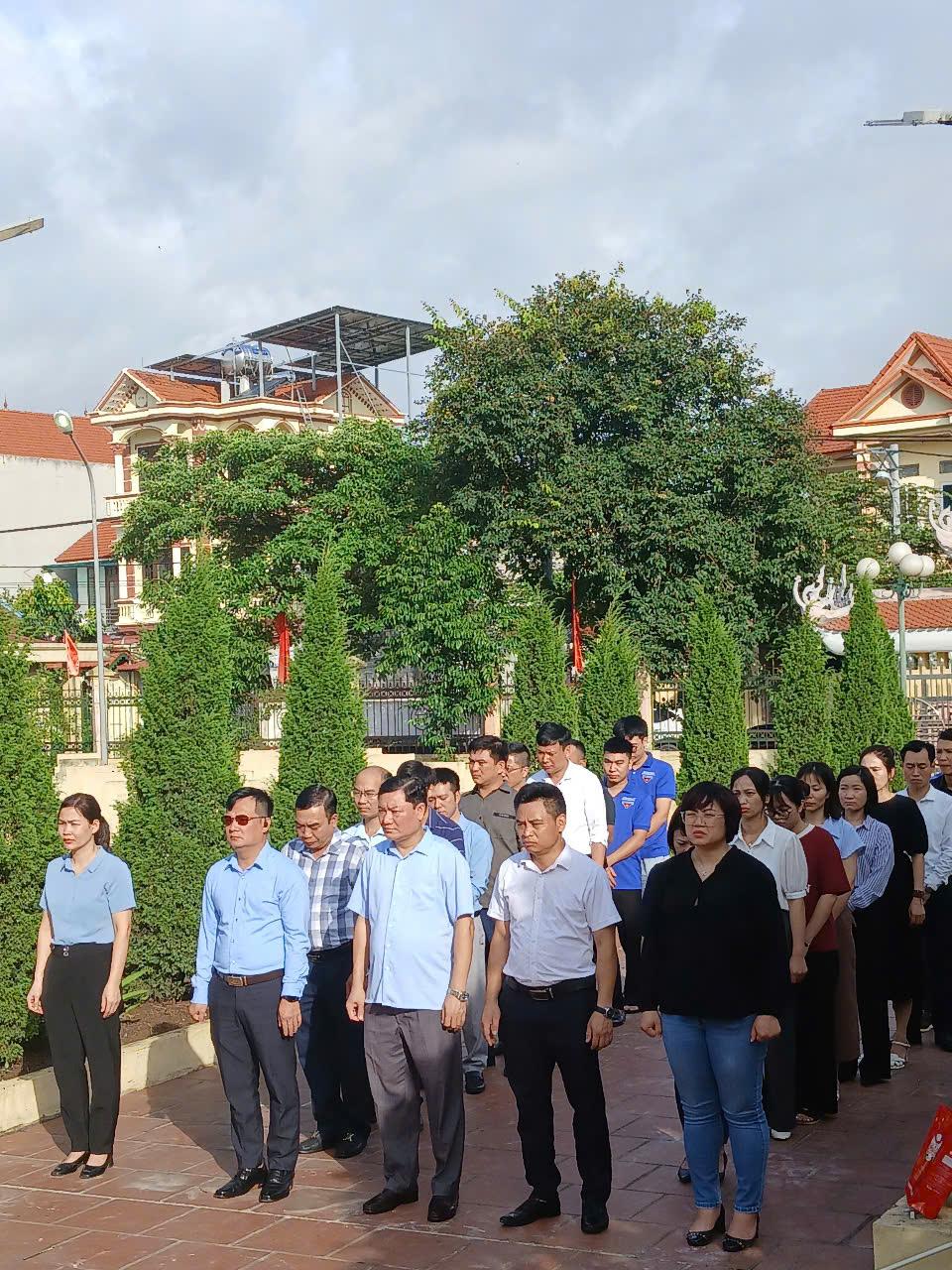 BỆNH VIỆN ĐA KHOA HUYỆN MÊ LINH TỔ CHỨC LỄ DÂNG HƯƠNG TRI ÂN ANH HÙNG LIỆT SỸ, VIẾNG MỘ ĐẠI TƯỚNG PHÙNG QUANG THANH VÀ GẶP MẶT CÁN BỘ LÀ CON THƯƠNG BINH, BỆNH BINH