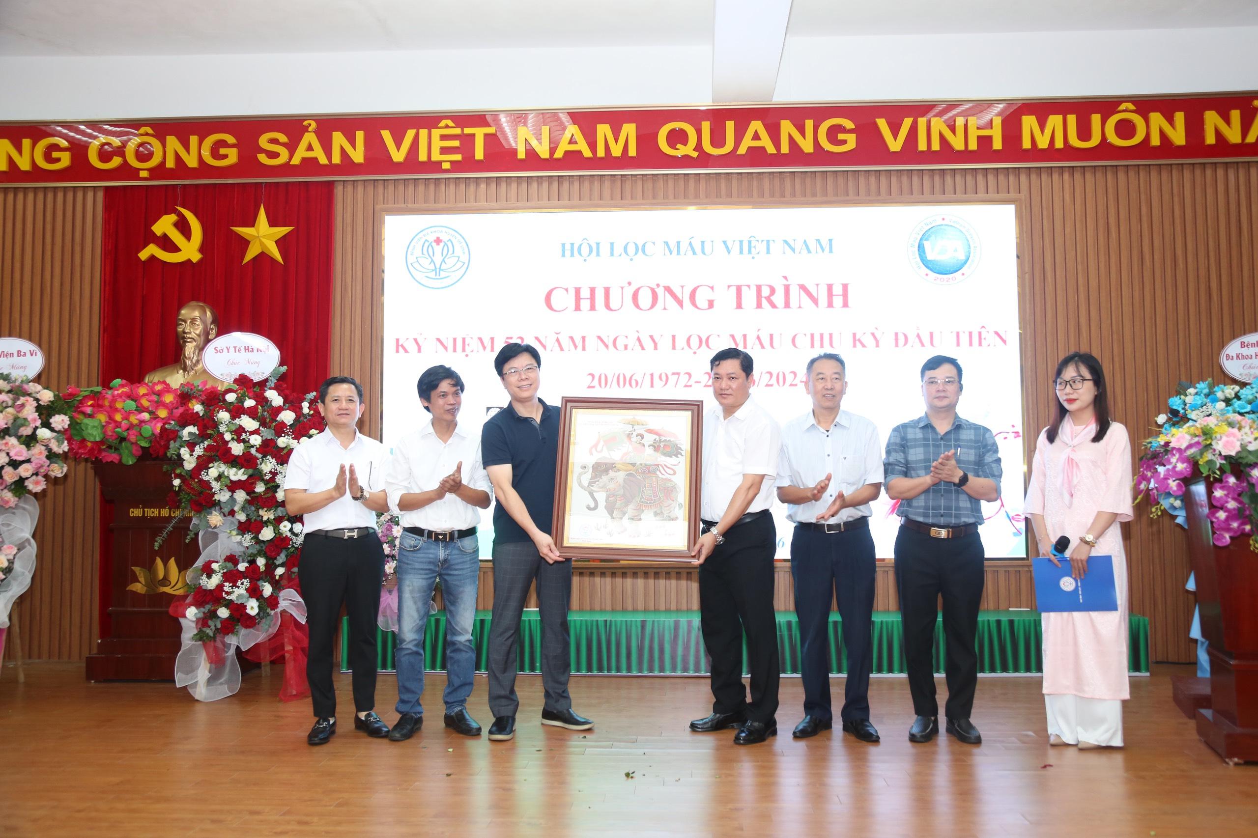 Cần tiếp tục quan tâm, đầu tư trang thiết bị phục vụ người bệnh chạy thận nhân tạo