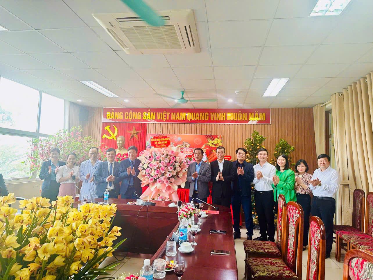 LÃNH ĐẠO CÁC XÃ YÊN LÃNG, TIẾN THẮNG, MÊ LINH CHÚC MỪNG BỆNH VIỆN ĐA KHOA MÊ LINH NHÂN NGÀY THẦY THUỐC VIỆT NAM 27/2/2026