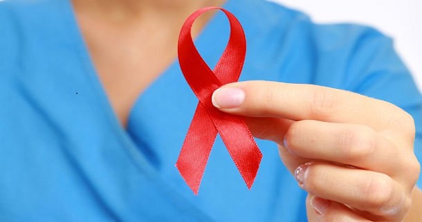 Phơi nhiễm với HIV: Lời khuyên cho nhân viên y tế