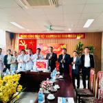 ĐOÀN LÃNH ĐẠO XÃ MÊ LINH THĂM, LÀM VIỆC, ĐỘNG VIÊN VÀ CHÚC TẾT CÁN BỘ BỆNH VIỆN ĐA KHOA MÊ LINH